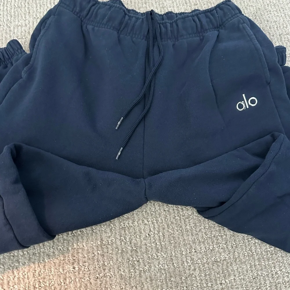 ALO Navy Blue Accolade Joggers Size Small - Picture 2 of 5